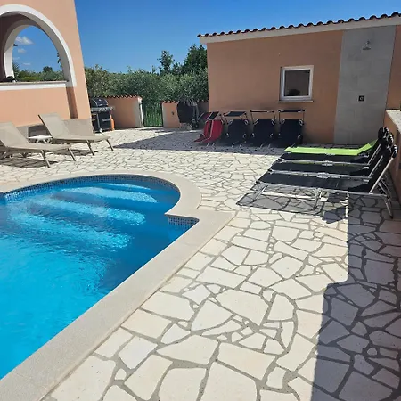 Hisa Laznik Villa Kaštelir